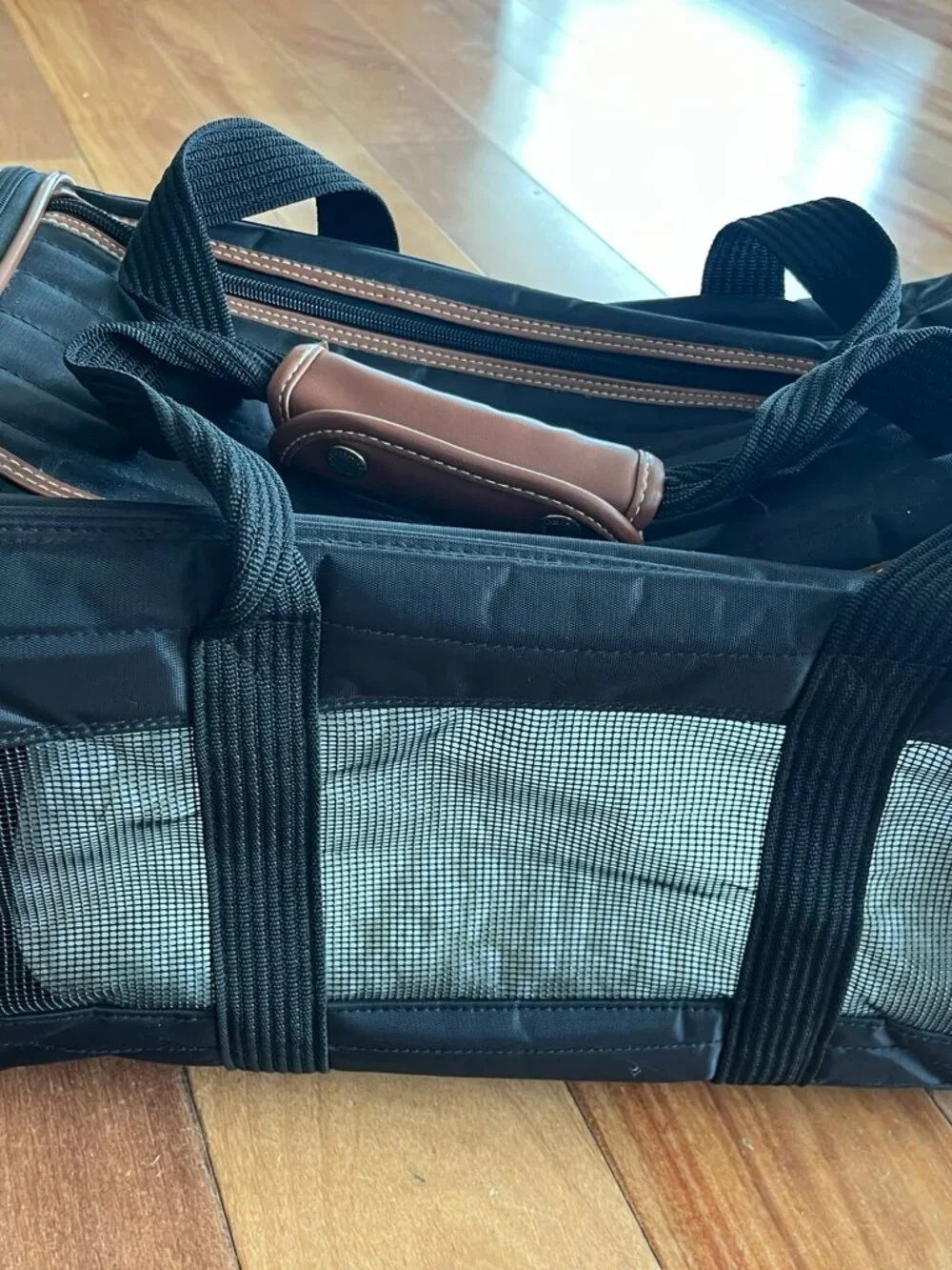 Sherpa Airline Approved Travel Pet Carrier Black Large Mesh Sides Dog 19x12x12